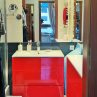 łazienka sesja 360 mieszkanie czerwone meble